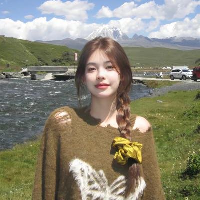 女跳水队员